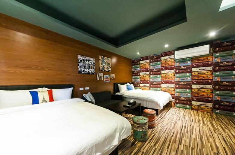 Superman Hostel Luodong Exterior photo