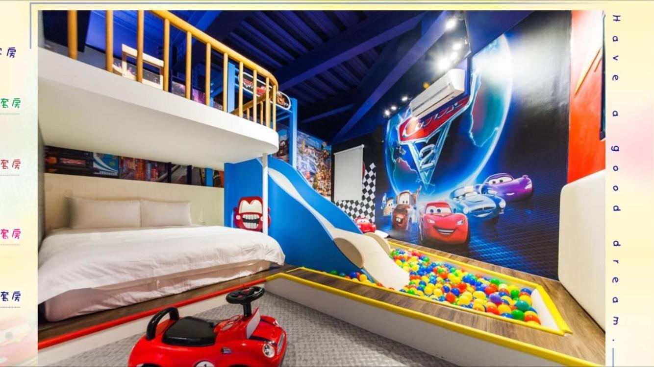 Superman Hostel Luodong Exterior photo